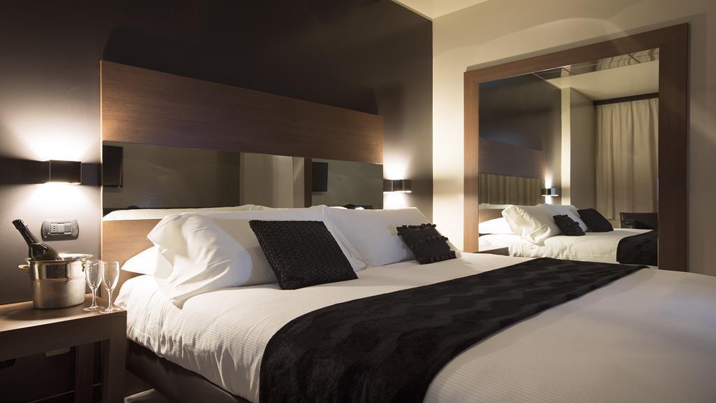Smart Hotel King, By R Collection Hotels Varedo Esterno foto