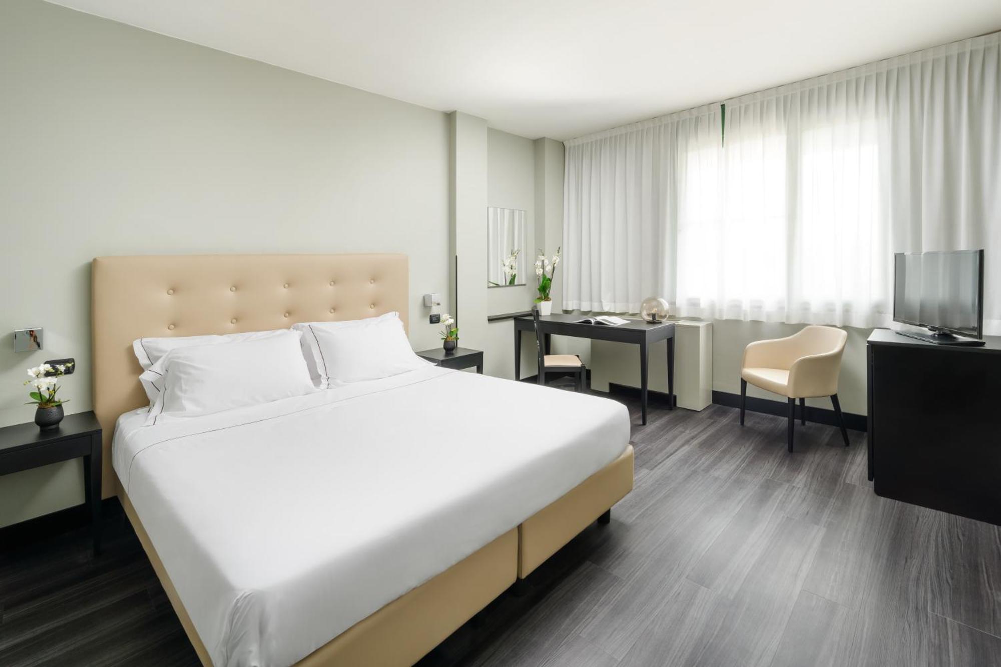 Smart Hotel King, By R Collection Hotels Varedo Esterno foto