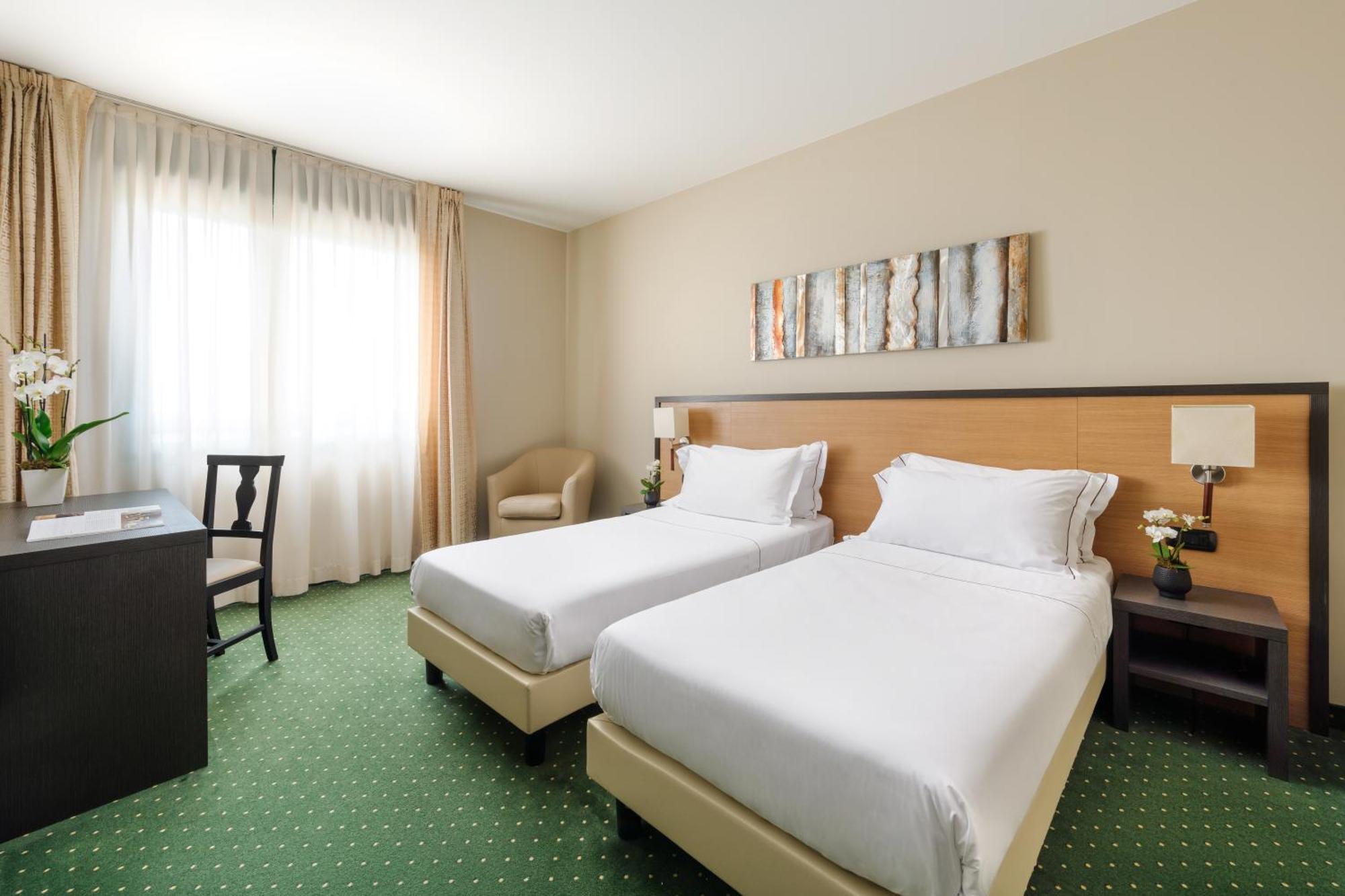 Smart Hotel King, By R Collection Hotels Varedo Esterno foto