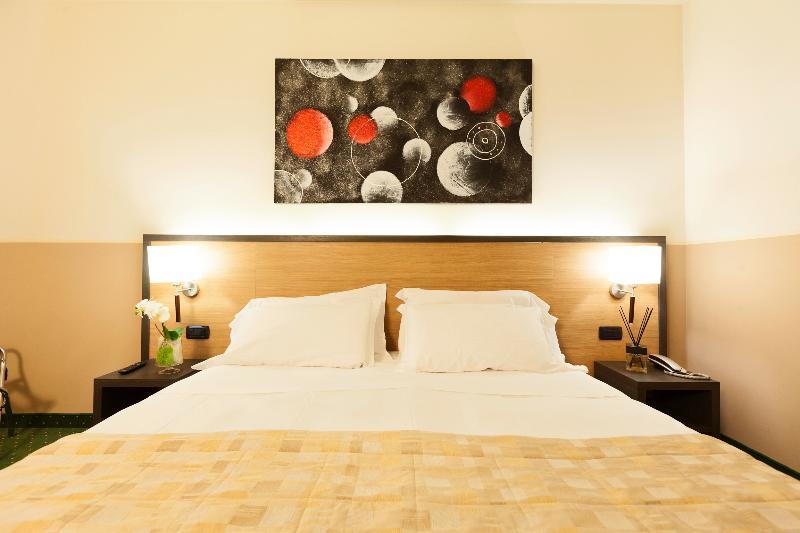 Smart Hotel King, By R Collection Hotels Varedo Esterno foto
