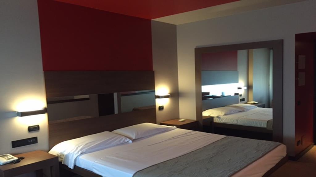 Smart Hotel King, By R Collection Hotels Varedo Esterno foto