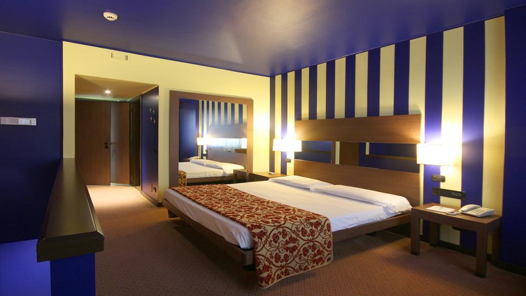 Smart Hotel King, By R Collection Hotels Varedo Esterno foto
